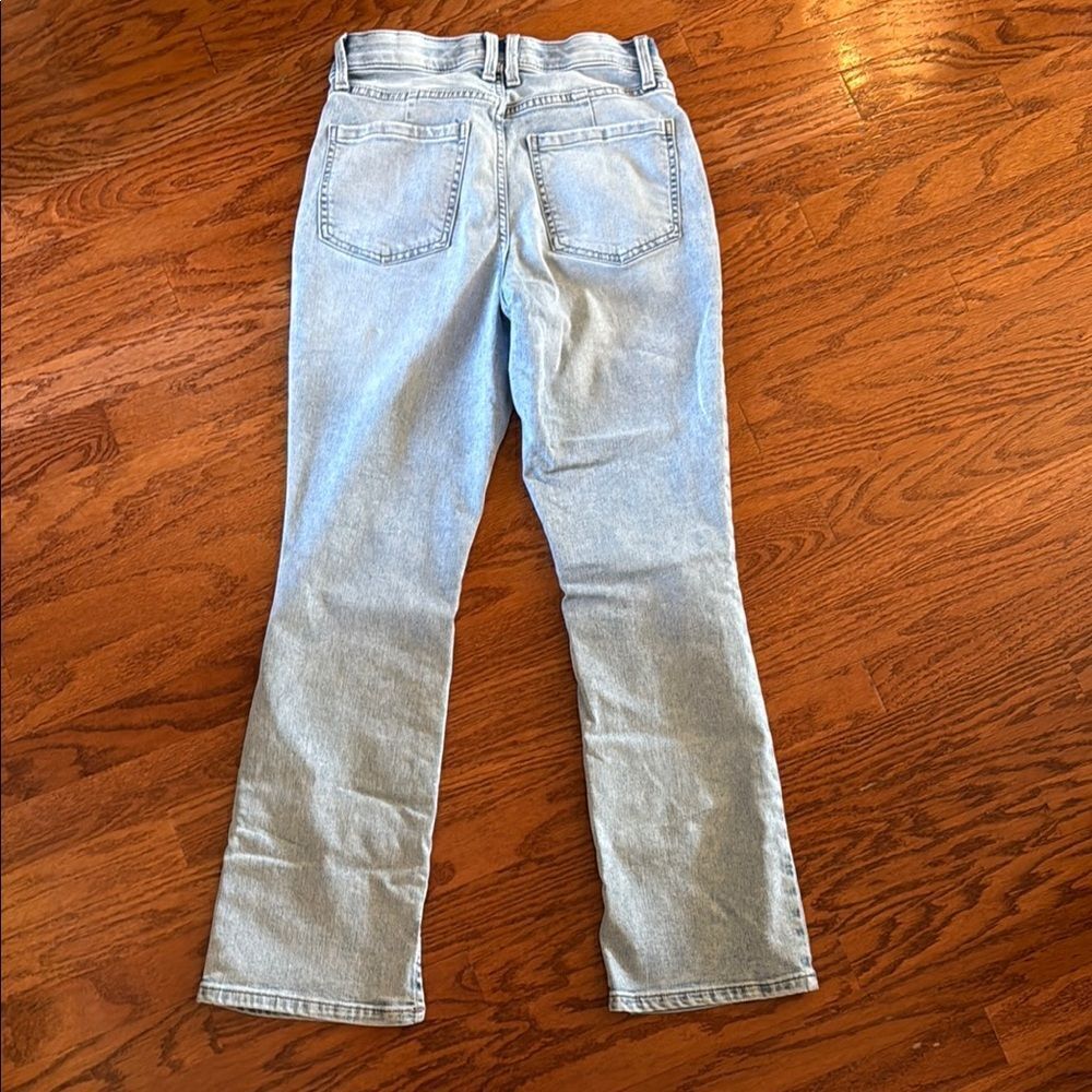Everflex Jeans by Maurices, women’s 6 short, light wash. - Picture 2 of 10